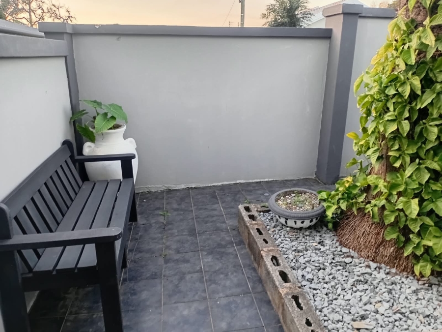 To Let 1 Bedroom Property for Rent in Gonubie North Eastern Cape